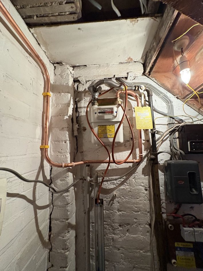 Gas pipework installation