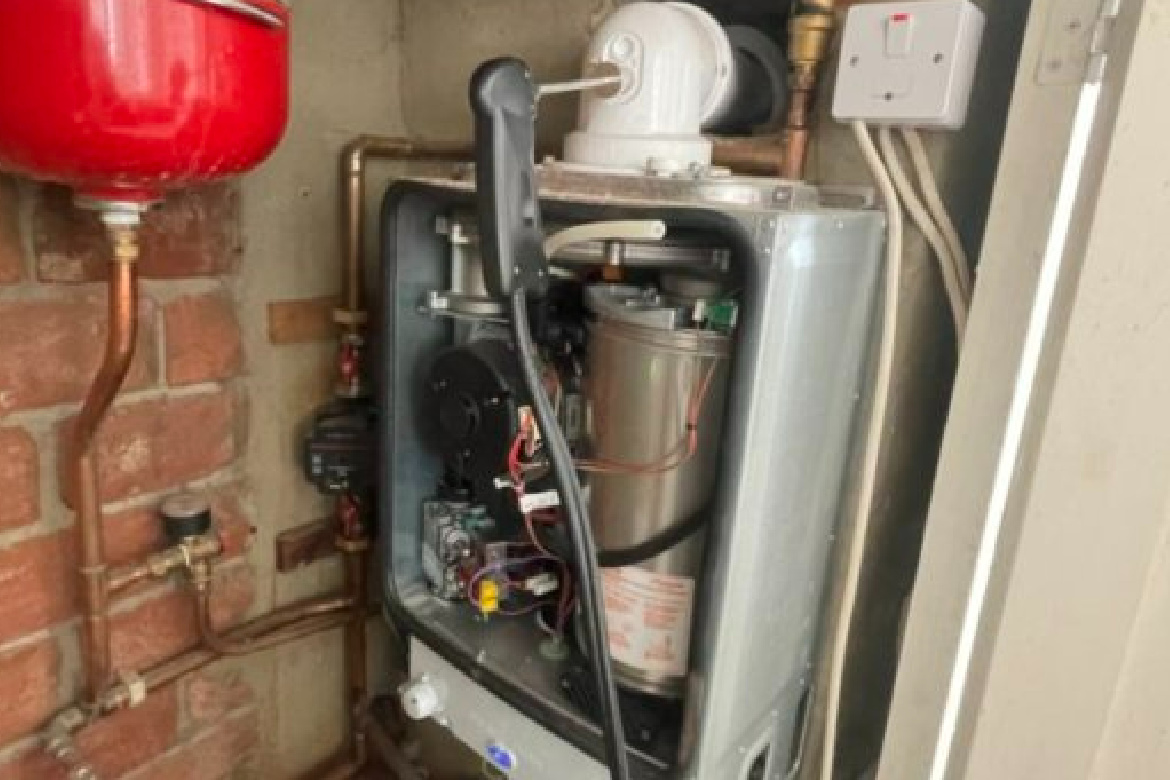 Engineer completing CP12 certificate